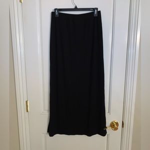 Mia Wear Black Polyester Elastic Waist Long Skirt with Side Slit. Size Medium.